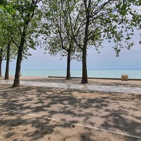 Balatonfuered/balaton 18764 Vakantiehuis *